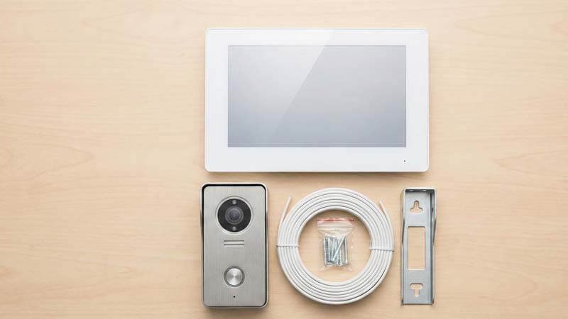 Полный комплект видеодомофона с монитором, вызывной панелью и кабелем подключения